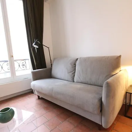 - Montorgueil /